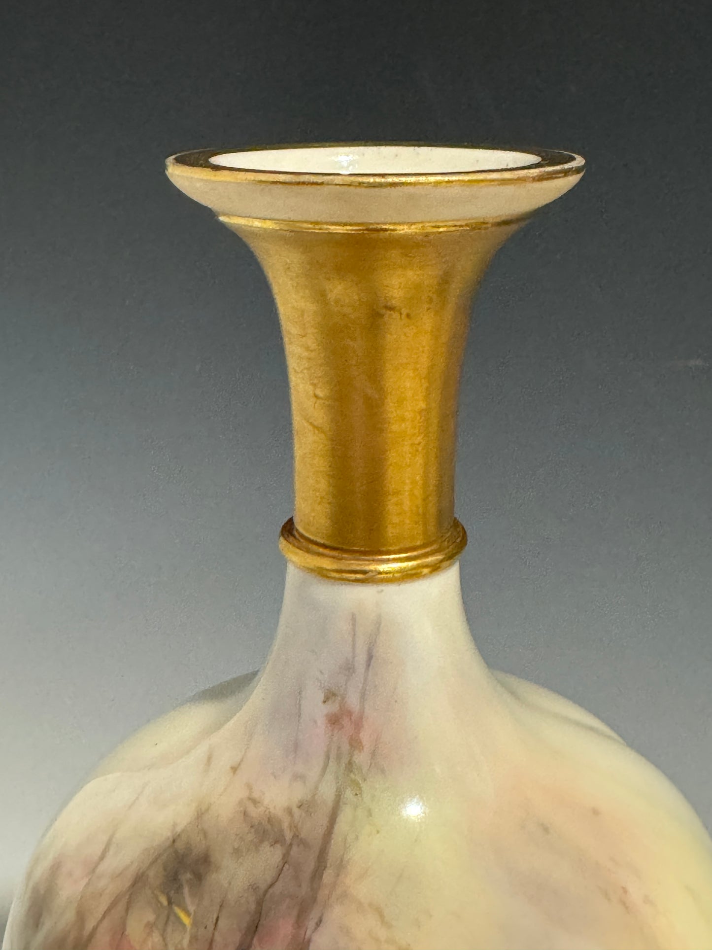 A Stunning Large Royal Worcester Vase Hand Painted Pheasants signed Stinton 1915