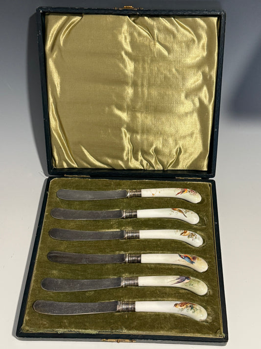 Rare Set of Six Cased Royal Worcester Hand Painted Birds Knives