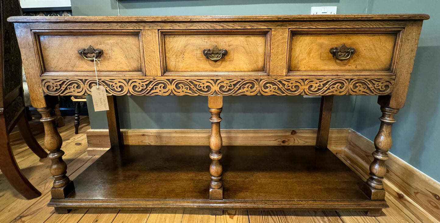 Superb Quality Oak Dresser Base / Sideboard