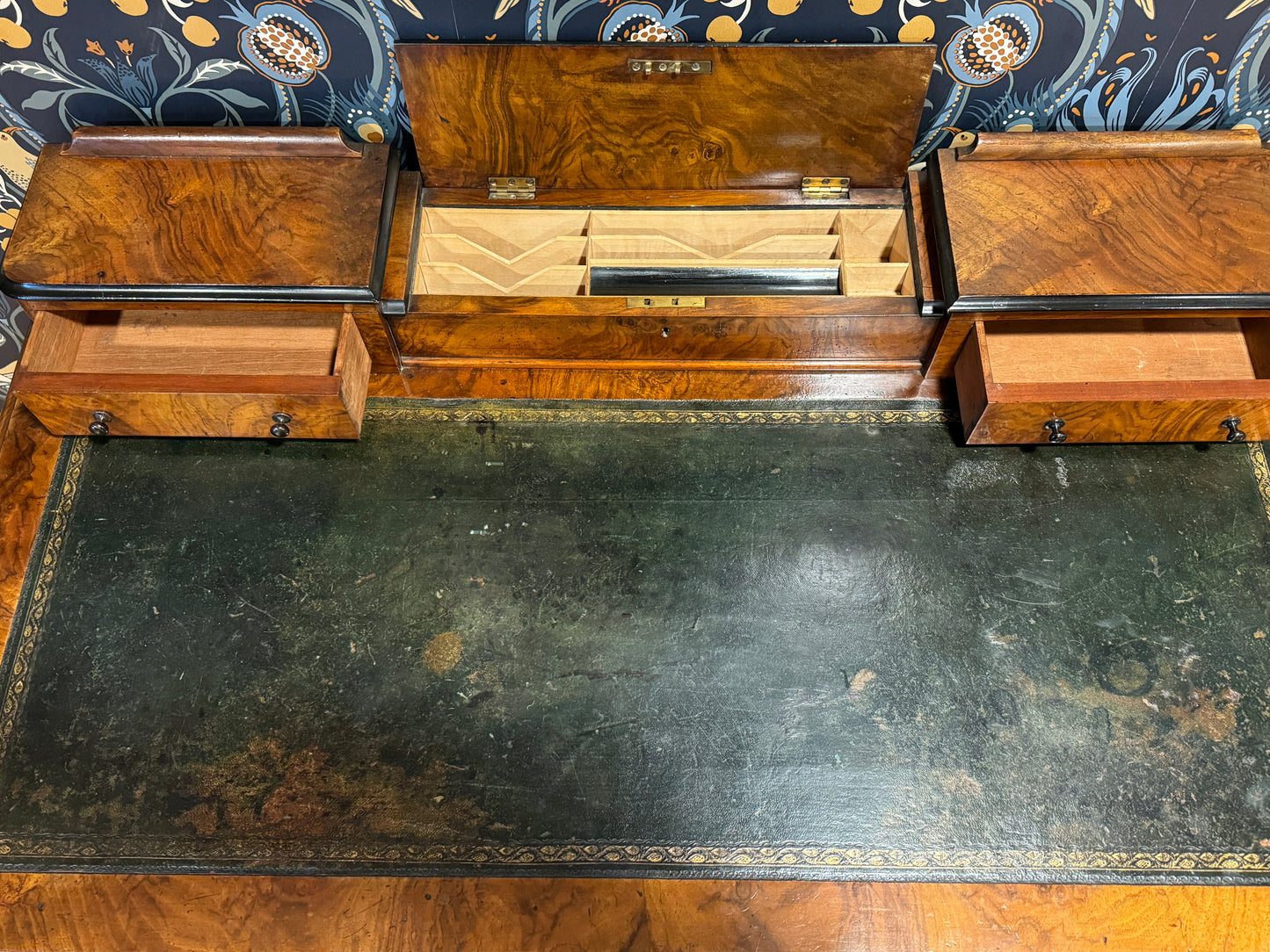 Stunning Antique Victorian Walnut Desk