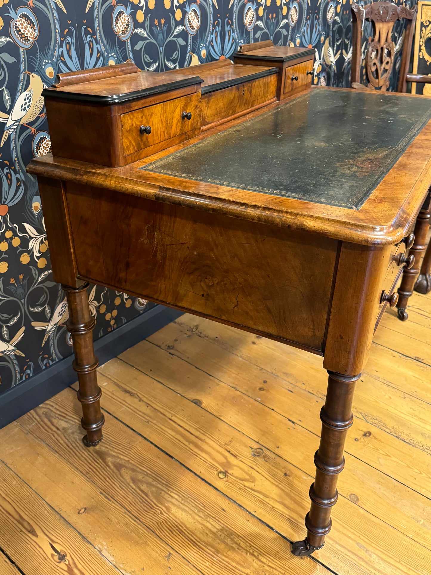 Stunning Antique Victorian Walnut Desk