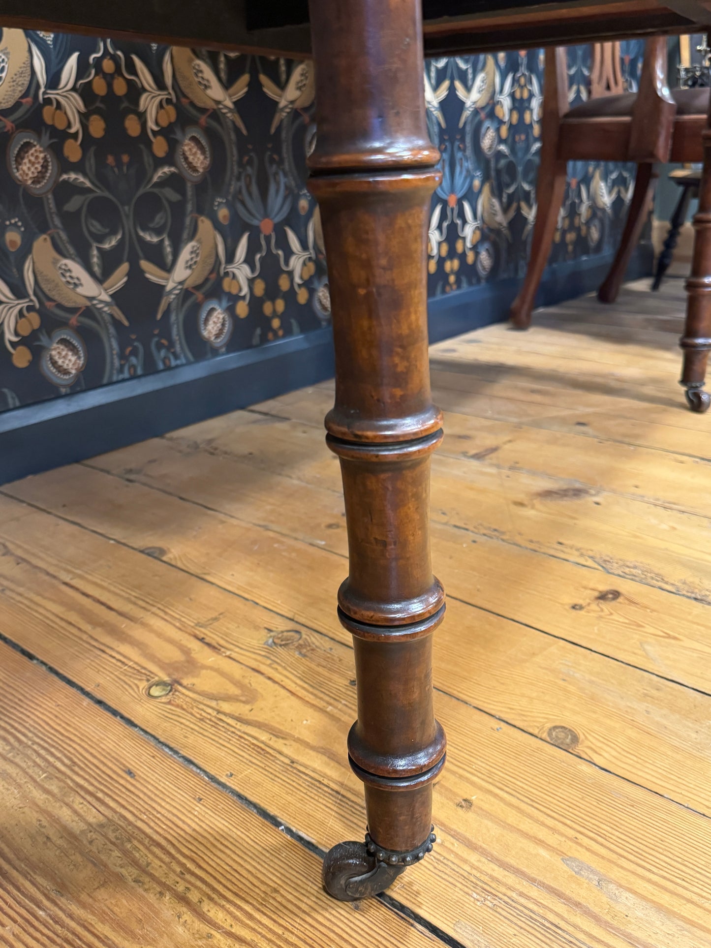 Stunning Antique Victorian Walnut Desk