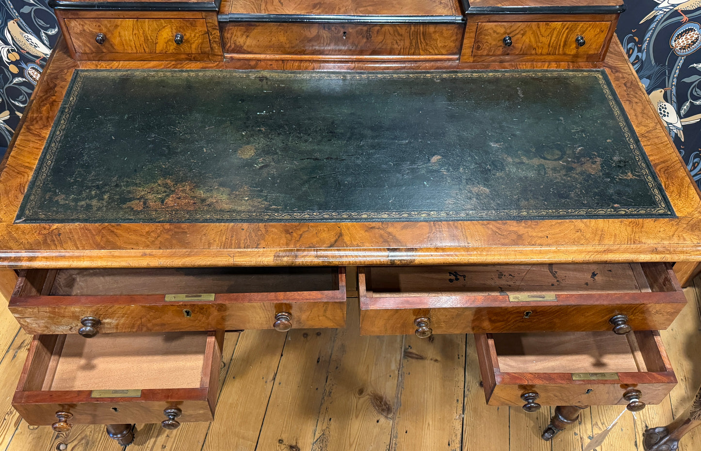 Stunning Antique Victorian Walnut Desk