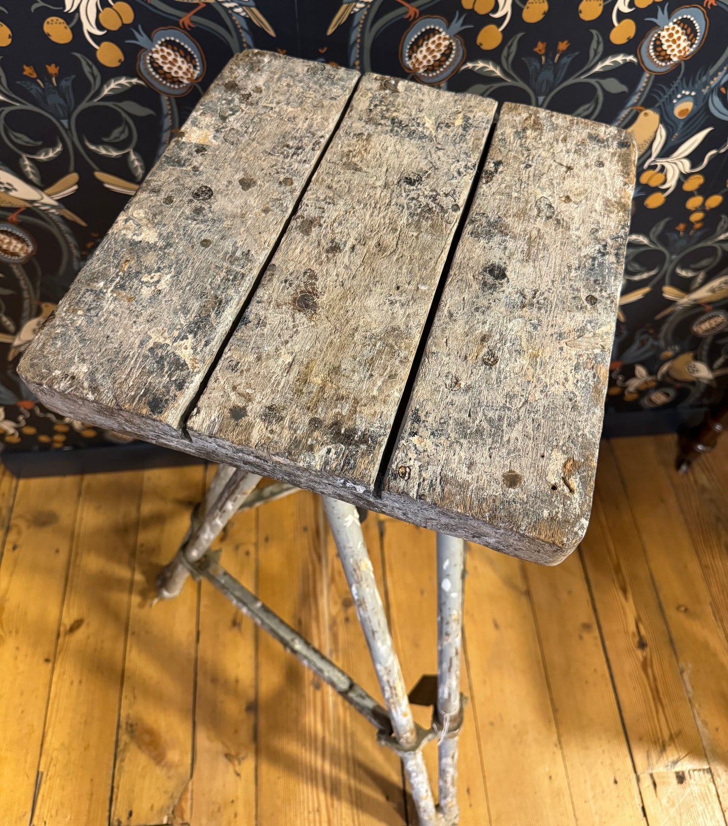 John Tiranti Modelling Stand - Scopas Sculpture Stand - Shop Display / Plinth