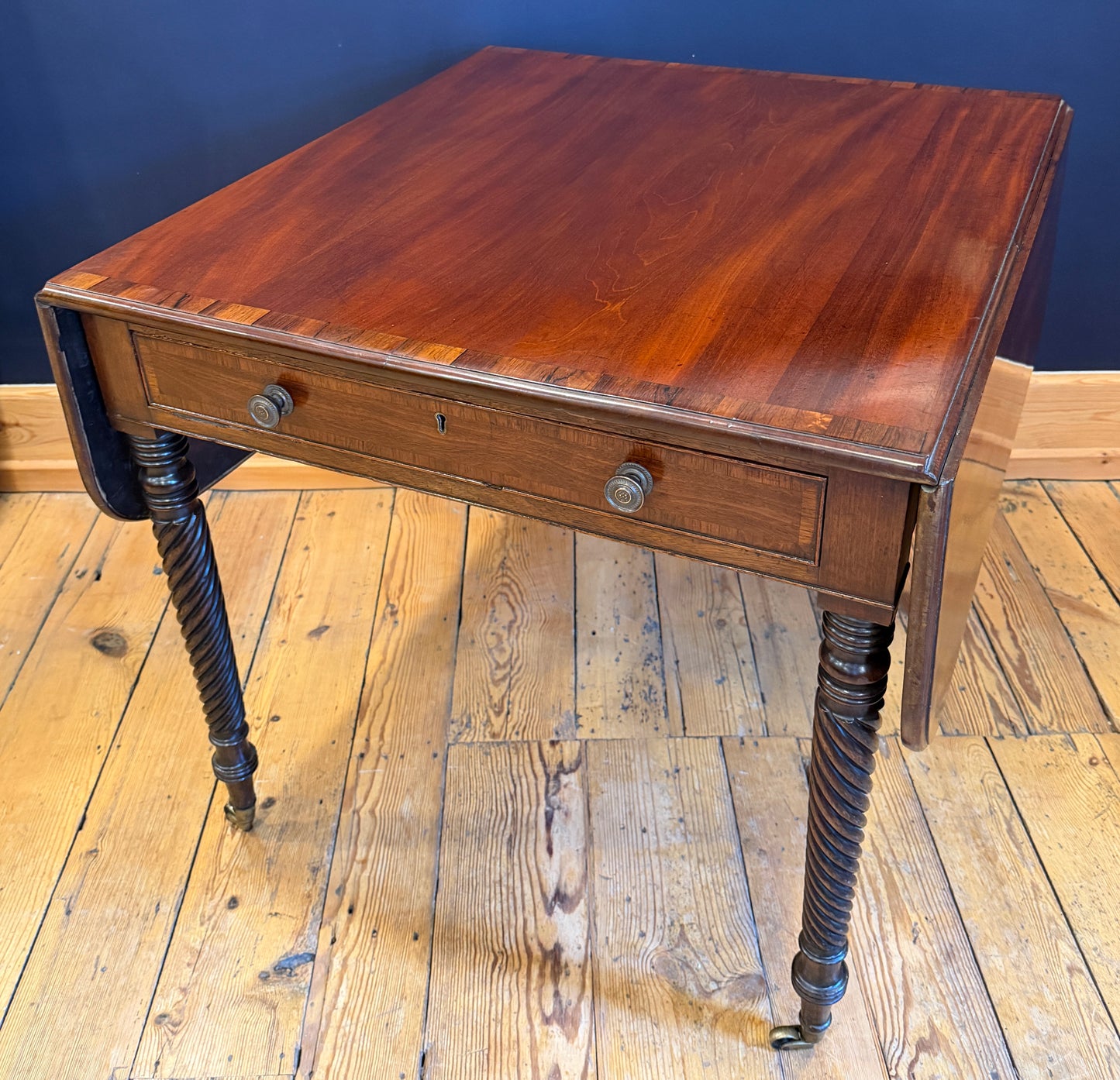 Antique Late Regency Mahogany Drop Leaf Supper / Pembroke / Centre Table c1835