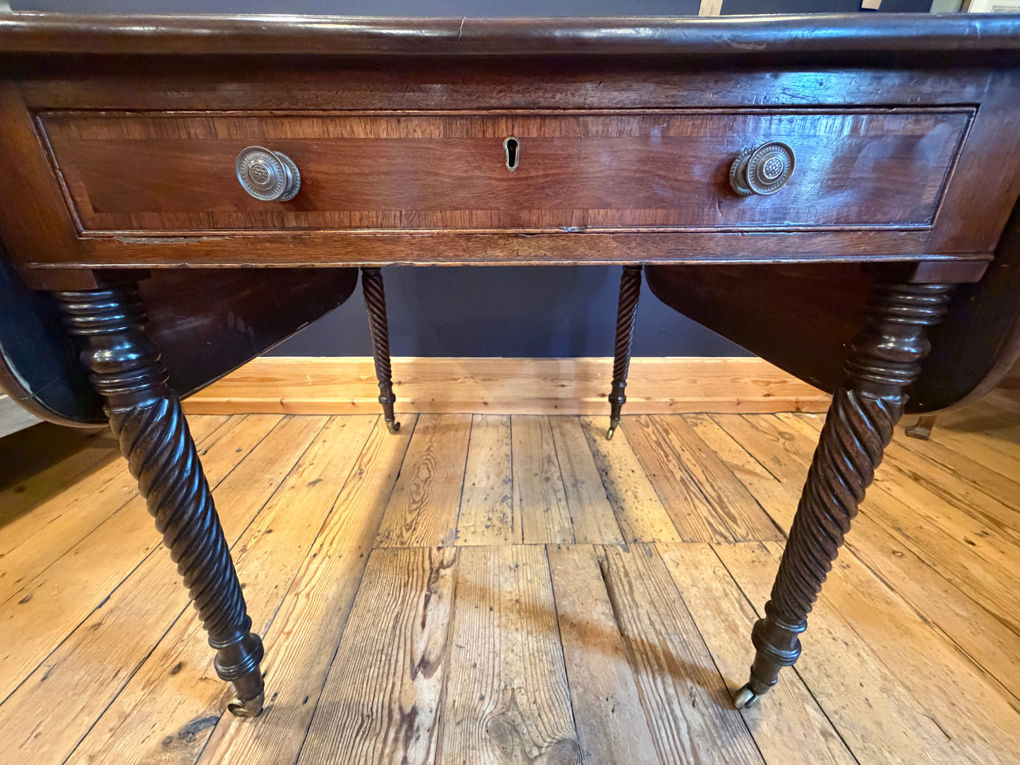 Antique Late Regency Mahogany Drop Leaf Supper / Pembroke / Centre Table c1835