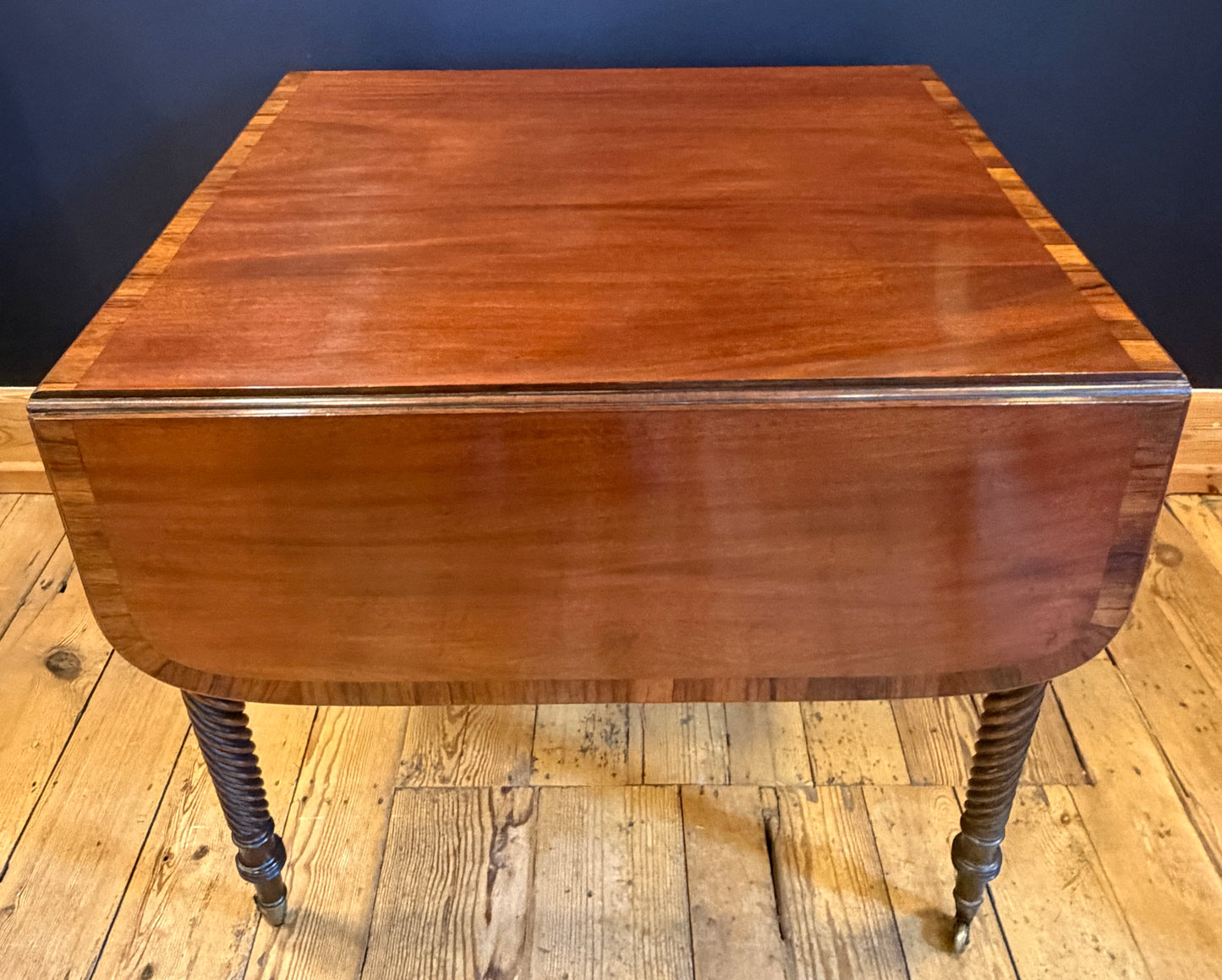 Antique Late Regency Mahogany Drop Leaf Supper / Pembroke / Centre Table c1835