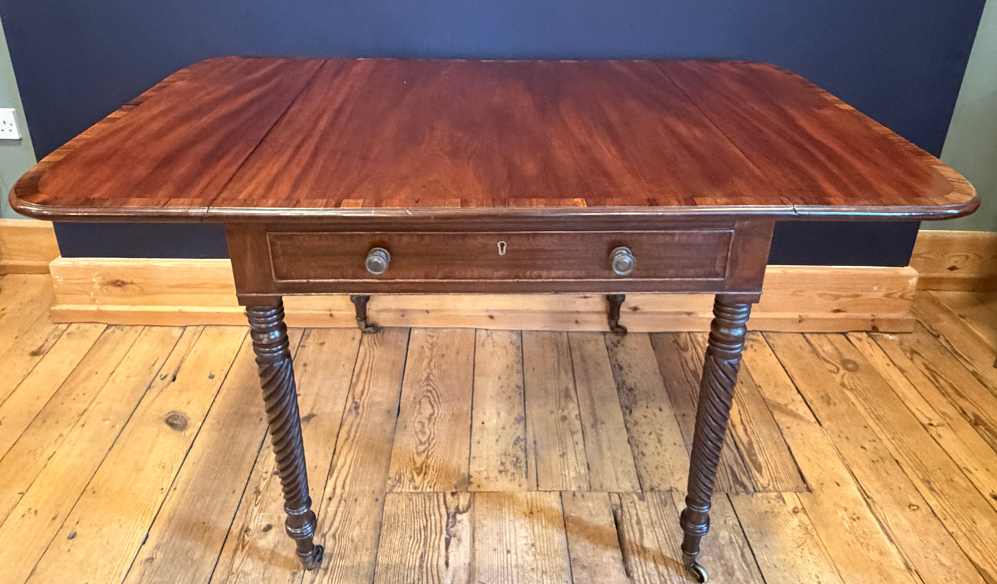 Antique Late Regency Mahogany Drop Leaf Supper / Pembroke / Centre Table c1835