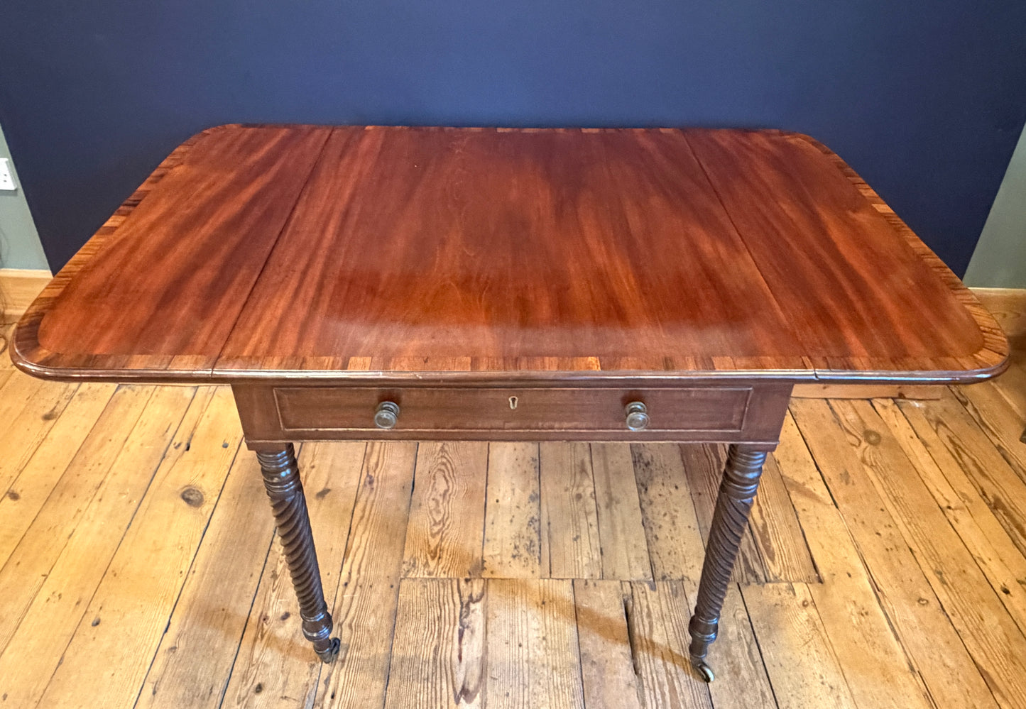 Antique Late Regency Mahogany Drop Leaf Supper / Pembroke / Centre Table c1835